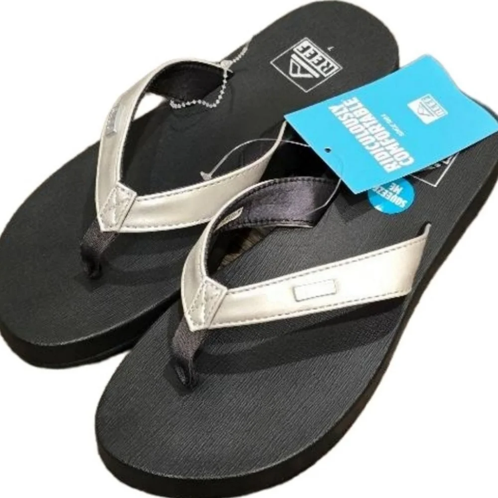 Reefs Silver Flip Flops - Picture 2 of 3